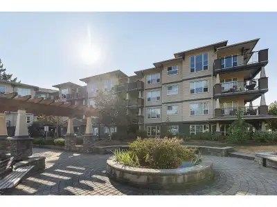 Fully furnished suite w/full kitchen, quality linens, & in-suite laundry, high-speed wireless intern...