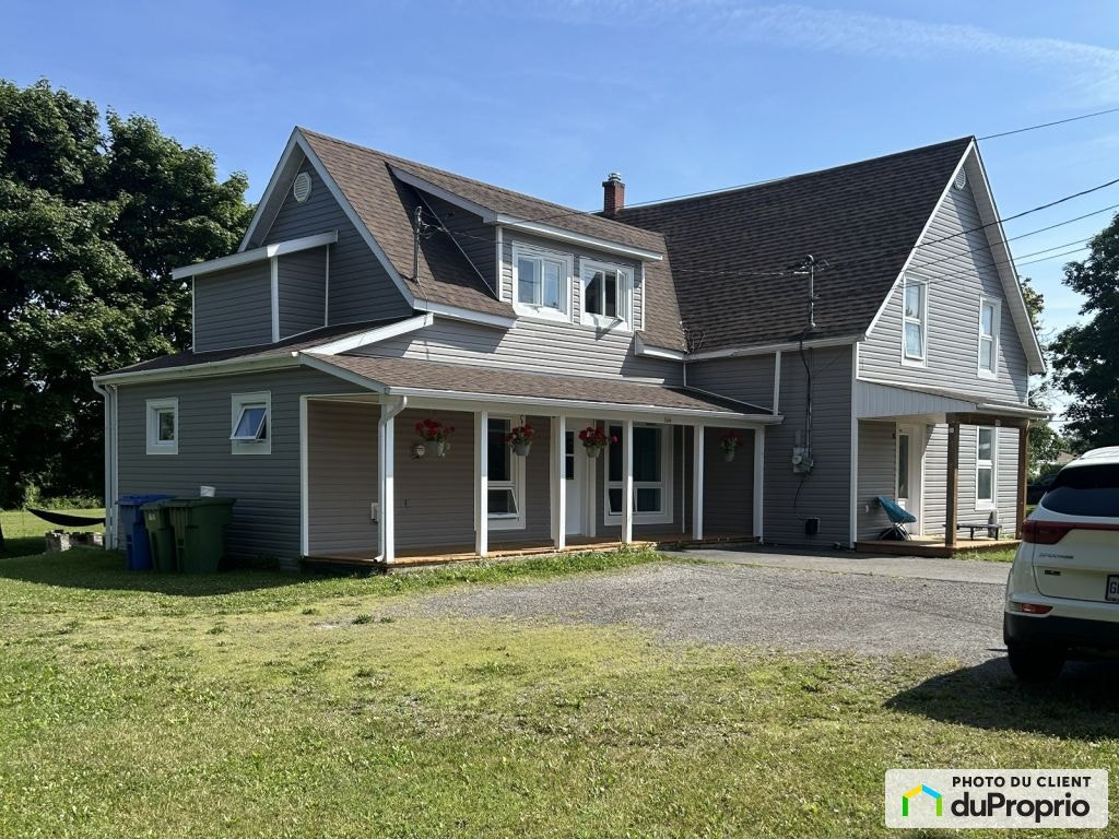 $298,000 - Duplex for sale in New Richmond — photo 2