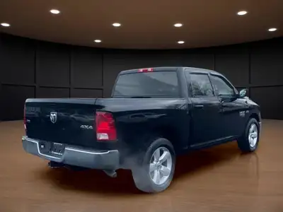 2022 RAM 1500 Classic SLT CLEAN CARFAX!!!! 4x4 HEMI, CRUISE,..., View more