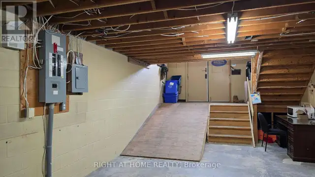 237 QUEEN STREET Scugog (Port Perry), Ontario in Commercial & Office Space for Rent in Oshawa / Durham Region - Image 3