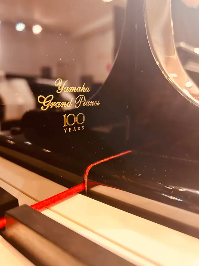 PIANO YAMAHA A1 (2003) in Pianos & Keyboards in City of Montréal - Image 5