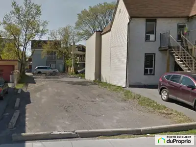 Terrain à vendre près du coin des rues Frontenac et Hélène-Duval, au centre-ville de Gatineau (Hull)...