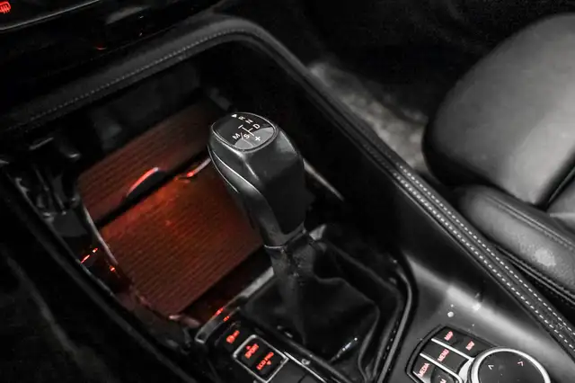 2018 BMW X1 xDrive28i | Mags | Cuir | Toit Pano | Caméra | * À v in Cars & Trucks in City of Montréal - Image 22