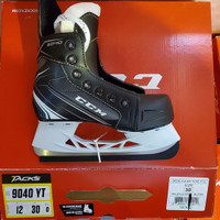 CCM Tacks 9040 Skates. YT, *NIB*