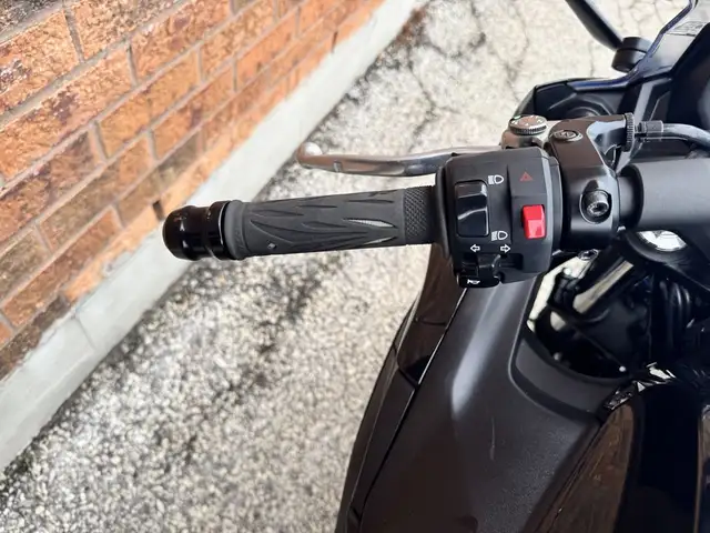 2020 Kawasaki Ninja 650 ABS **ONLY 2,000 KM** in Sport Bikes in Markham / York Region - Image 20