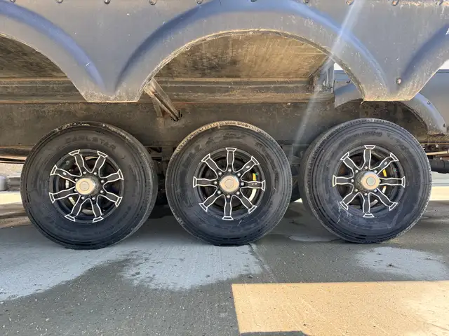 2019 Forest River VENGEANCE 377 V in Travel Trailers & Campers in St. Albert - Image 6