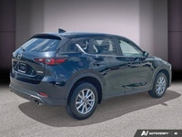 2022 Mazda CX-5 Le Mazda CX-5 GS 2022 est un VUS compact qui se distingue par son design élégant, so... (image 4)
