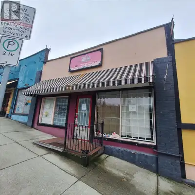 This 1068 sq ft retail space was last used as an ice cream parlour. It is located in the historic Ga...