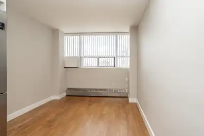 Renovated bachelor, Dufferin and Dupont - ID 1347