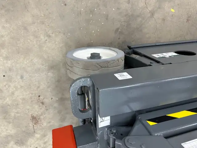 2017 Skyjack SJ3219 Electric Scissor Lift in Heavy Equipment in Hamilton - Image 23