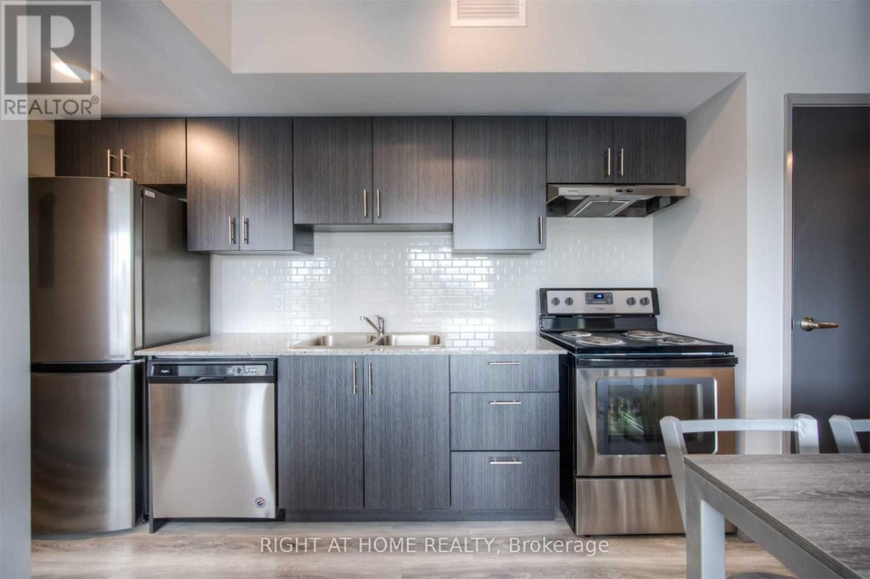 G101 - 275 LARCH STREET Waterloo, Ontario 4