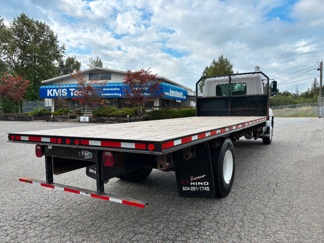 2018 Hino 338 24' FlatDeck in Heavy Trucks in Abbotsford - Image 4