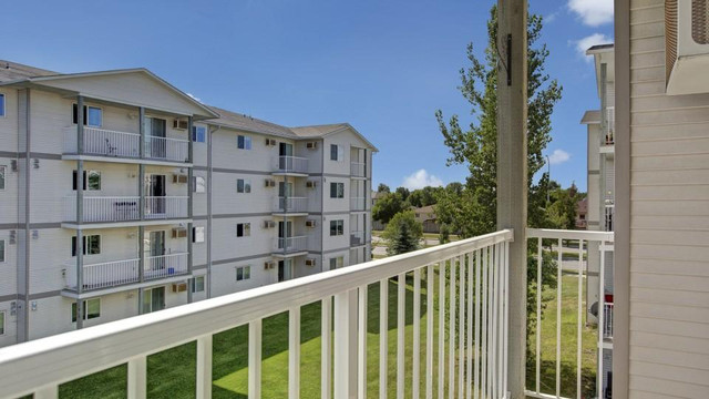 Spacious 2 bedroom in Garden City available! in Long Term Rentals in Winnipeg - Image 2