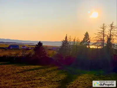 Vente d'un terrain destiné à la construction d'une maison disponible immédiatement, service d'aquedu...