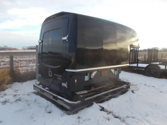 In-Stock New LEER Aluminum DCCs Work Canopies in Other in Red Deer - Image 12