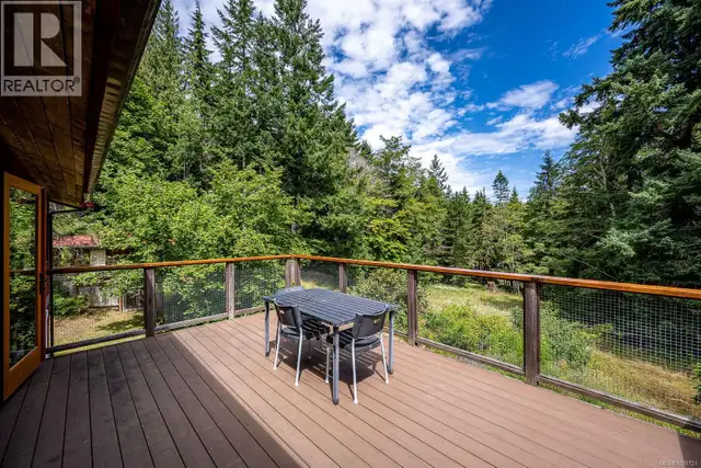 9900 Greenhill Rd Denman Island, British Columbia in Houses for Sale in Comox / Courtenay / Cumberland - Image 12