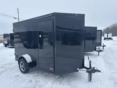 Remorque fermée 6x10 2 portes arrières + 1 porte côté Parfait pour travailler avec style et durabili...
