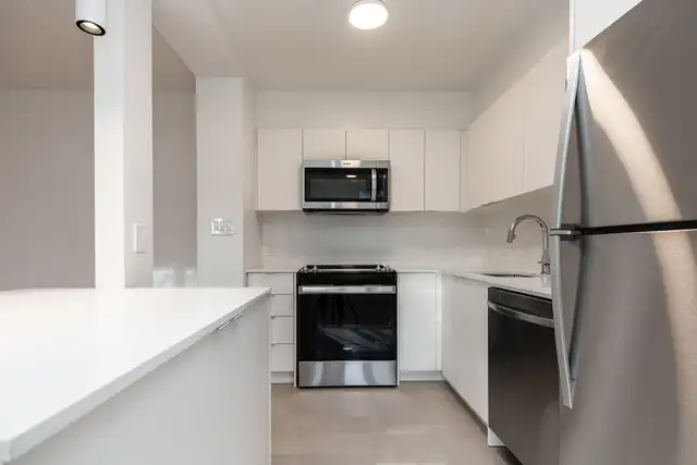 Renovated two bedroom, Dixon and Islington - ID 2899
