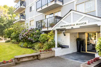 Buckingham Manor - 1 Bedroom available at 967 Collinson Street,