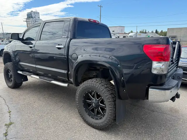 2007 Toyota Tundra Crewmax Limited LIFTED! in Cars & Trucks in Lethbridge - Image 5