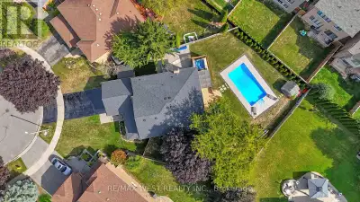 Welcome to this stunning executive residence offering over 4000 sq ft of finished luxurious living s...