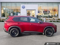 This Nissan Rogue delivers a Regular Unleaded I-4 2.5 L/152 engine powering this Variable transmissi... (image 5)