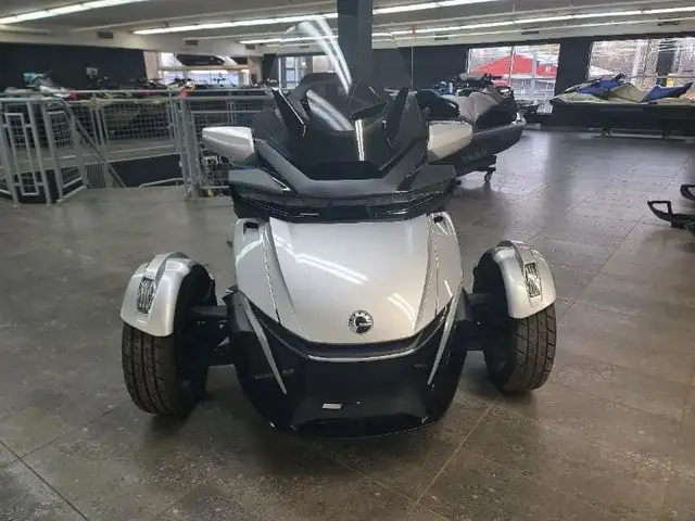 2025 CAN-AM Spyder RT Limited SE6 in Sport Touring in Lanaudière - Image 5