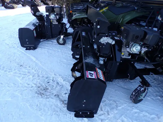 YAMAHA KODIAK 700 EPS WITH BERCOMAC SNOWBLOWER in Other in Ottawa - Image 3