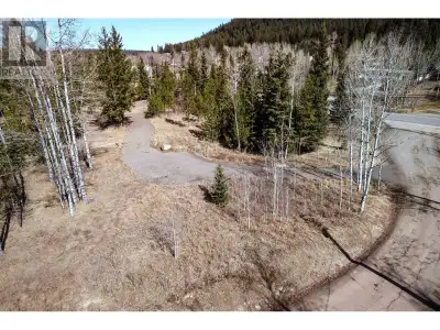 * PREC - Personal Real Estate Corporation. COUNTRY LIVING ~ IN-TOWN CONVENIENCE! Looking for room to...