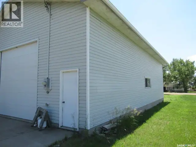 207 2nd AVENUE W Smiley, Saskatchewan in Houses for Sale in Saskatoon - Image 13