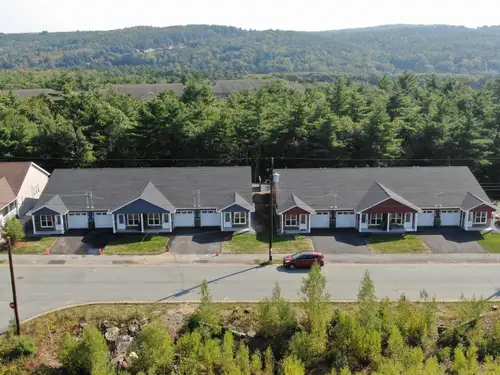 For Rent – Modern 2-Bedroom Townhouse in Bridgewater 76 Etna Street, Bridgewater, NS Available Septe...