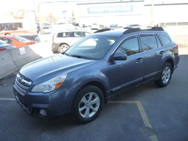 2014 Subaru Outback 4dr Wgn H4 Auto 2.5i Premium in Cars & Trucks in Calgary - Image 2