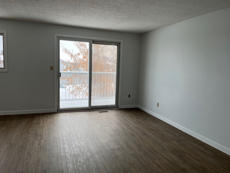 2 Bed 1 Bath Unit in Red Deer, AB 2