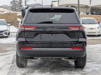 This Jeep Grand Cherokee has a dependable Intercooled Turbo Regular Unleaded I-4 2.0 L/122 engine po... (image 6)