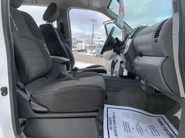2012 NISSAN FRONTIER CREW 4X4 LOW KMS CERTIFIED in Cars & Trucks in Guelph - Image 22