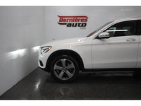 Mercedes GLC 300 Premium 4MATIC 2019 avec moteur 2.0L turbo developpant 241 HP et traction integrale... (image 4)