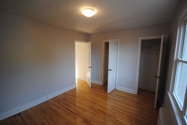 JUNE - Large 2 Bedroom Apartment with Garage Parking, Lindenlea in Long Term Rentals in Ottawa - Image 4