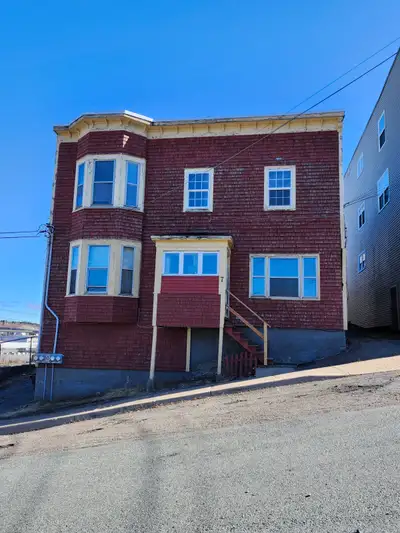 3D PROPERTY MANAGEMENT Bookings: (506) 631-8016 **Available October 1st** Bright newly renovated 2BR...