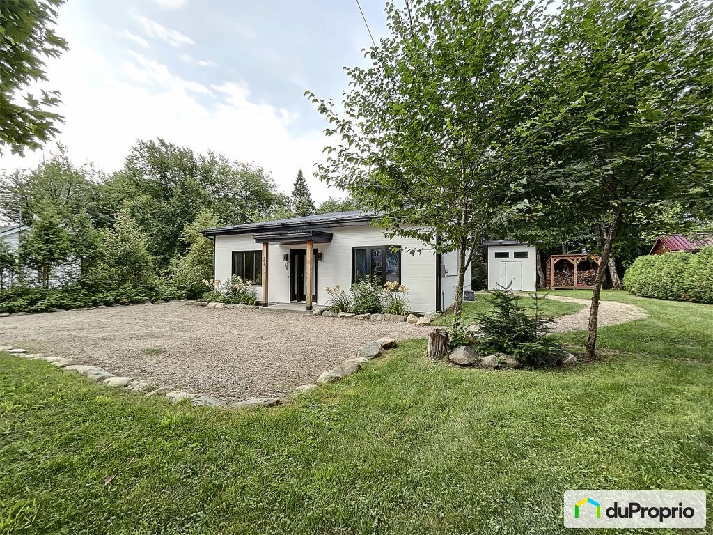 $449,000 - Bungalow for sale in Ste-Christine-D'Auvergne — photo 1