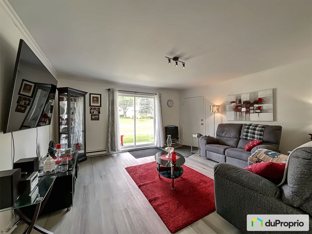 $829,000 - 6 units or more for sale in Chesterville — photo 2