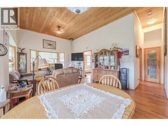 7478 BURGESS ROAD Deka Lake / Sulphurous / Hathaway Lakes, Briti in Houses for Sale in 100 Mile House - Image 11