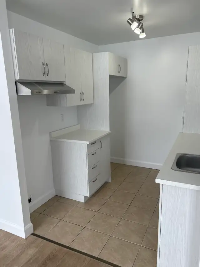 Charny, 4½ pour le 1er juillet 2026, 3e étage in Long Term Rentals in Lévis - Image 5