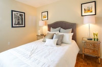 SPACIOUS 3 BEDROOM TOWNHOUSEFOR RENT ON FAMILY-ORIENTED PROPERTY IN NORTH OSHAWA! SELECT SUITES REVI... (image 5)