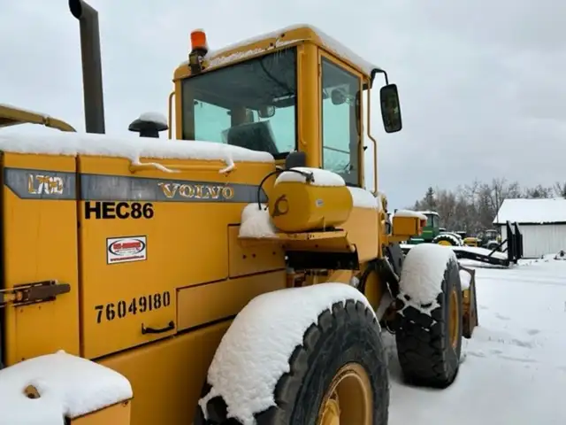 2000 VOLVO L70D WHEEL LOADER in Heavy Equipment in Regina - Image 12