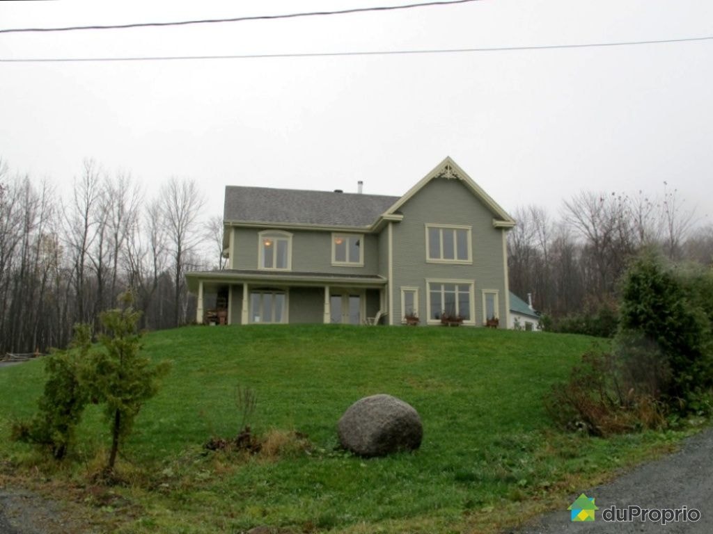$800,000 - 2 Storey for sale in Sherbrooke (Rock Forest) — photo 1