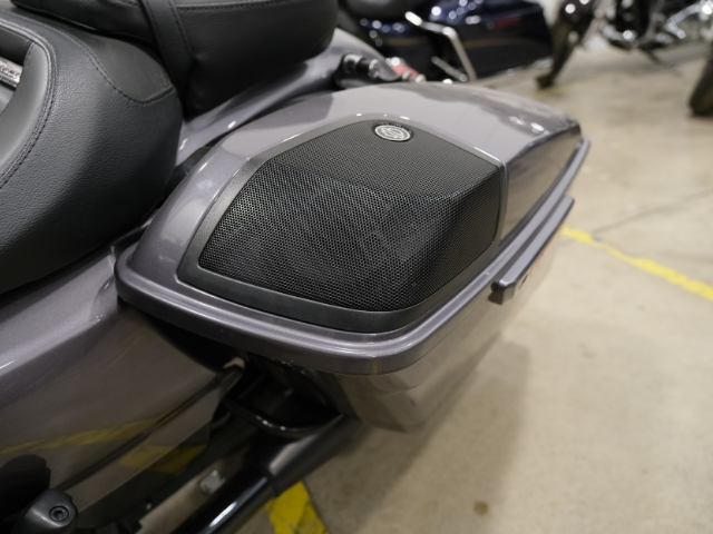 2020 Harley-Davidson CVO Street Glide in Street, Cruisers & Choppers in Markham / York Region - Image 4