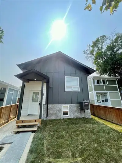 5A//Winnipeg/This 4-bed, 2-bath home in the heart of Winnipeg is perfectly designed for both FIRST-T...