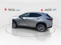 *** OTTAWA’S ORIGINAL IMPORT DEALER!! SINGLE OWNER * SMETANA APPROVED *** Lexus continues to raise t... (image 5)