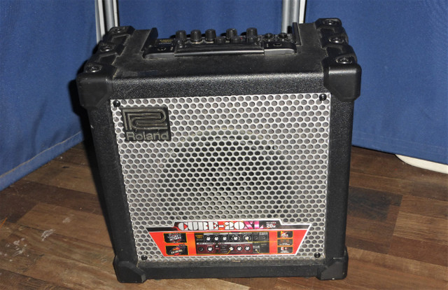 Roland CUBE 20XL GUITAR Amplifier - Measures 14.5