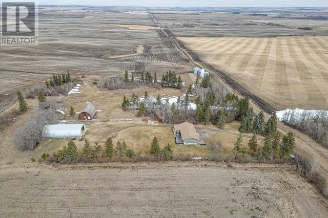 39016 Range Road 251 Rural Lacombe County, Alberta in Houses for Sale in Red Deer - Image 4